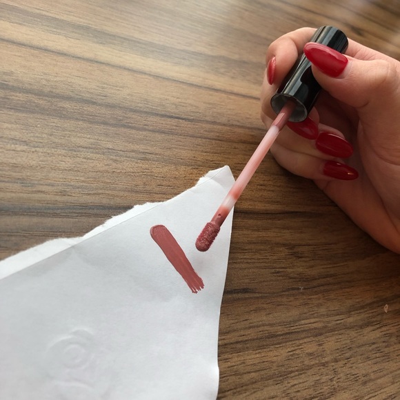 Kylie Jenner Matte Liquid Lipstick - Picture 2 of 2